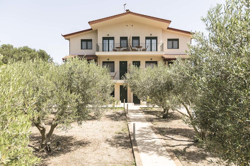 Olive Tree Apartments Foúrka Eksteriør bilde