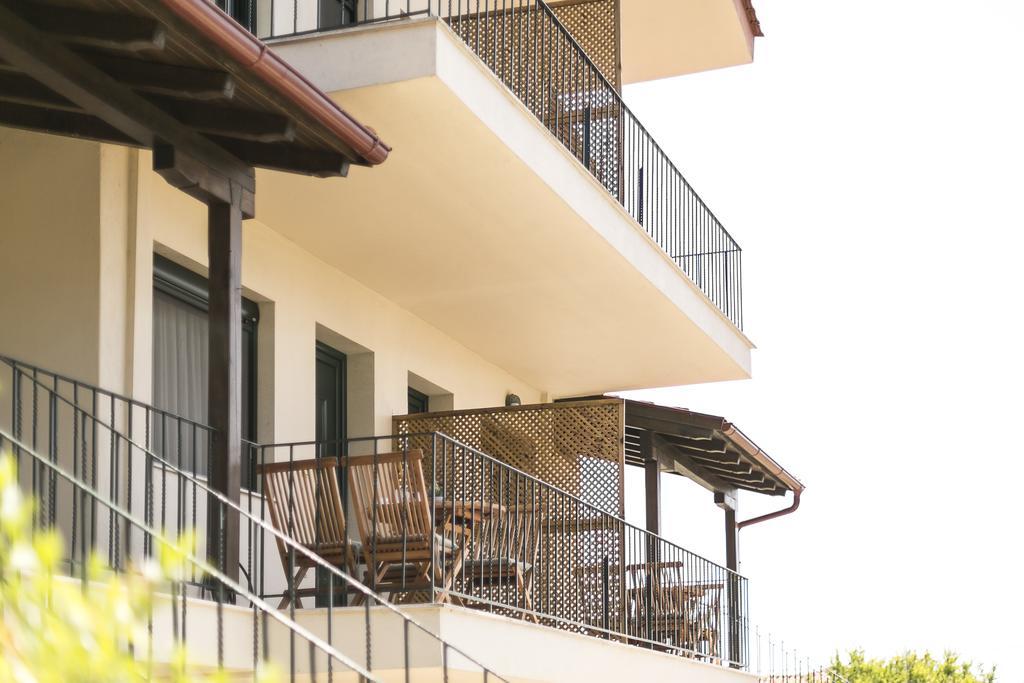 Olive Tree Apartments Foúrka Eksteriør bilde